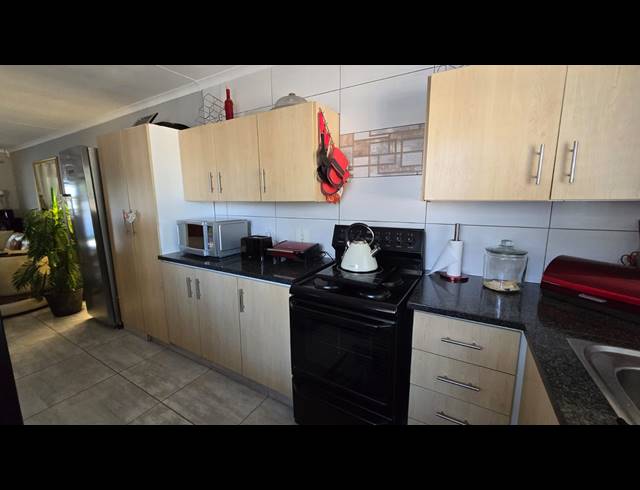 2 BEDROOM SECTIONAL TITLE FOR SALE IN ALBERTSDAL